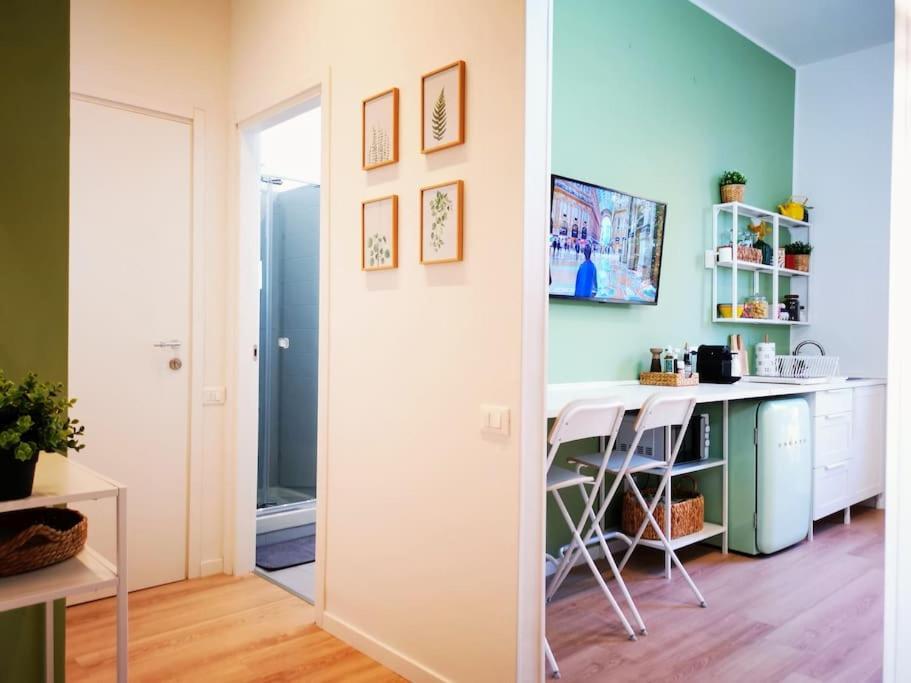 Sunny Flat 50 Meters From The Metro Milão Exterior foto