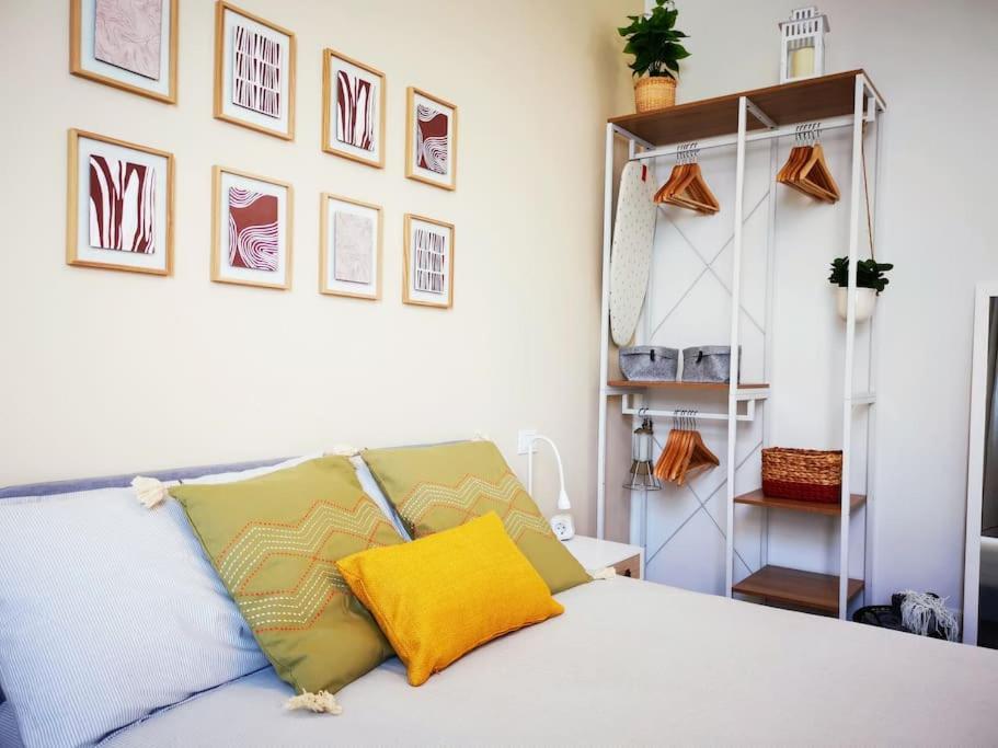 Sunny Flat 50 Meters From The Metro Milão Exterior foto